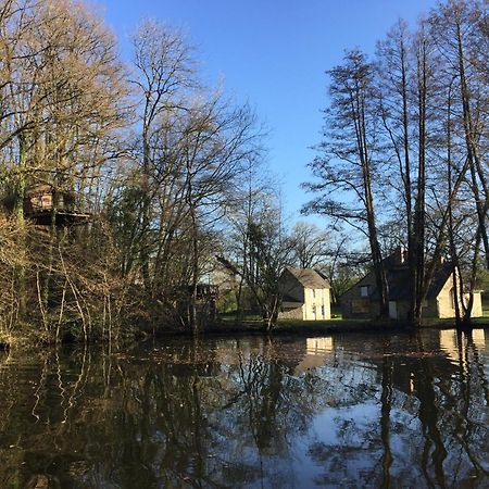 Domaine Des Vaulx - Locations De Cabanes Insolites La Baconniere エクステリア 写真