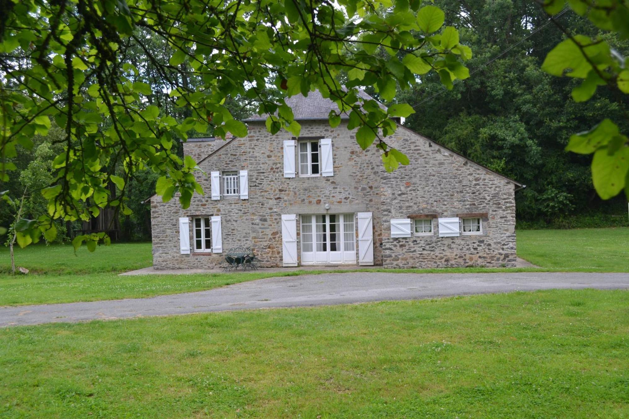 Domaine Des Vaulx - Locations De Cabanes Insolites La Baconniere エクステリア 写真