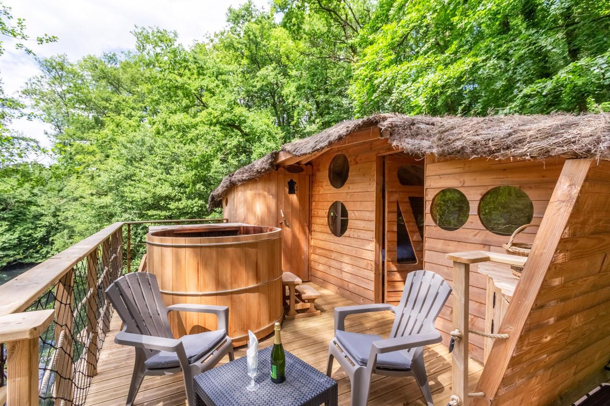 Domaine Des Vaulx - Locations De Cabanes Insolites La Baconniere エクステリア 写真