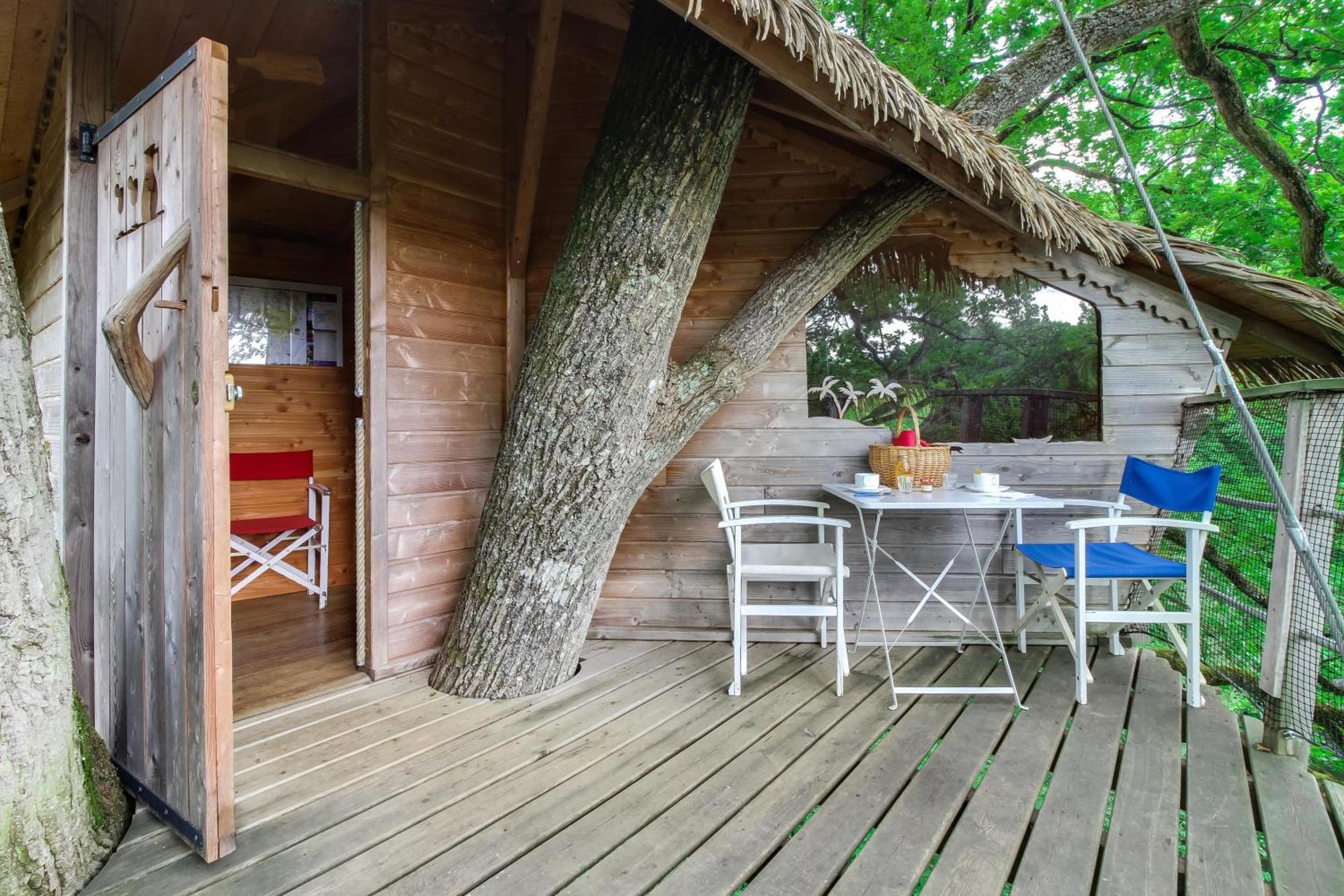 Domaine Des Vaulx - Locations De Cabanes Insolites La Baconniere エクステリア 写真